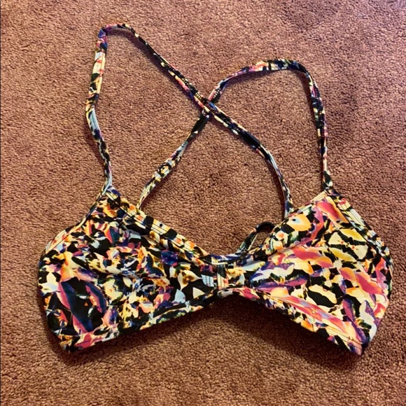 Jolyn Vent Bikini Top - Picture 1 of 3